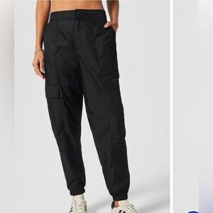 NWT Fabletics Cargo Jogger Medium Inseam 29.5” Activewear Athletic MSRP $75